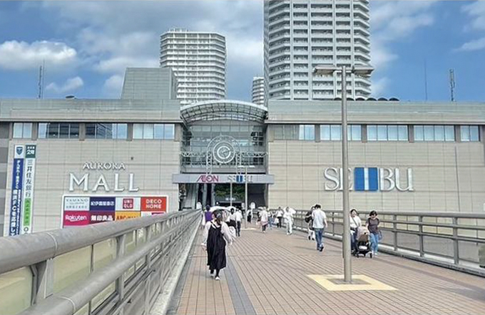 横須賀線「東戸塚」駅前